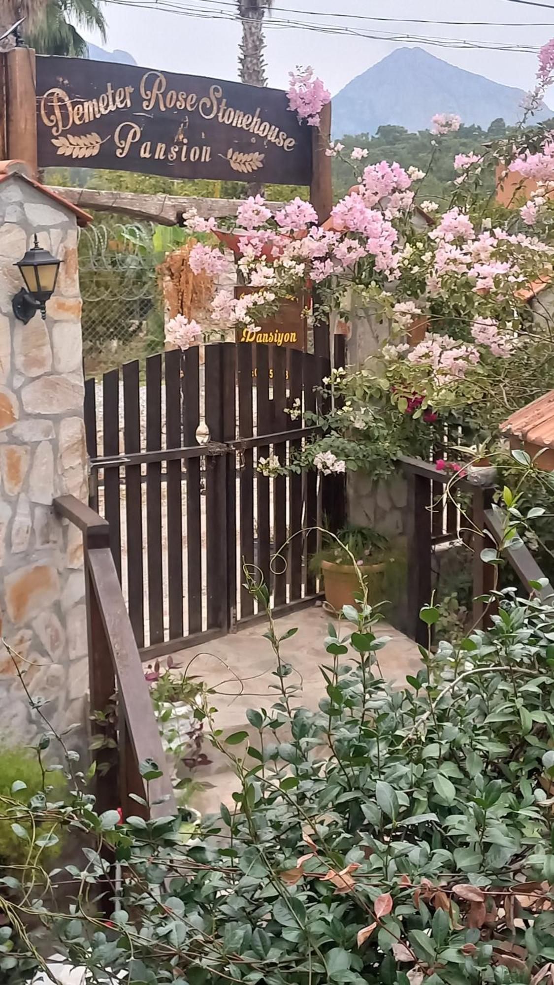 דירות אנטליה Demeter Rose Stonehouse Pansion מראה חיצוני תמונה